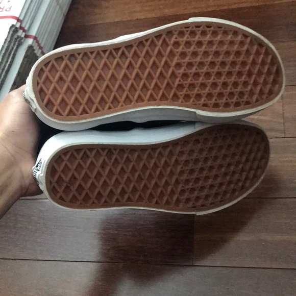 Vans - Picture 6 of 6